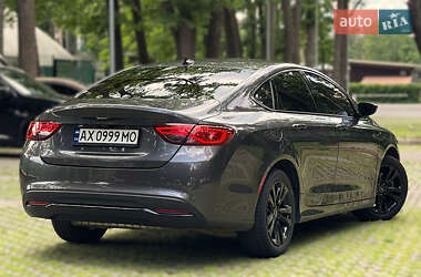 Седан Chrysler 200 2016 в 