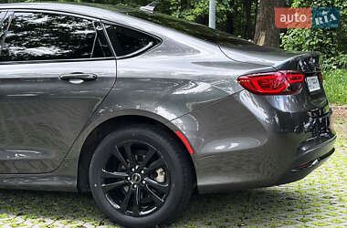 Седан Chrysler 200 2016 в 