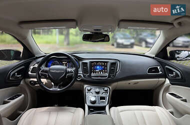 Седан Chrysler 200 2016 в 