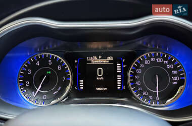Седан Chrysler 200 2016 в 