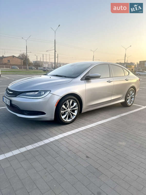 Chrysler 200 2015