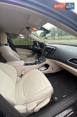 Седан Chrysler 200 2015 в 