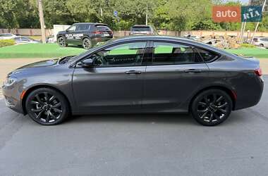 Седан Chrysler 200 2015 в 