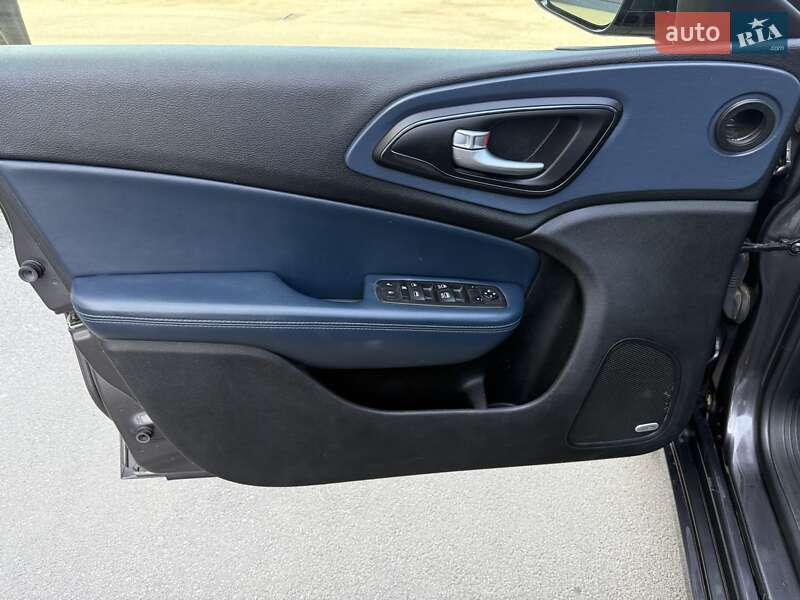 Седан Chrysler 200 2015 в Одессе
