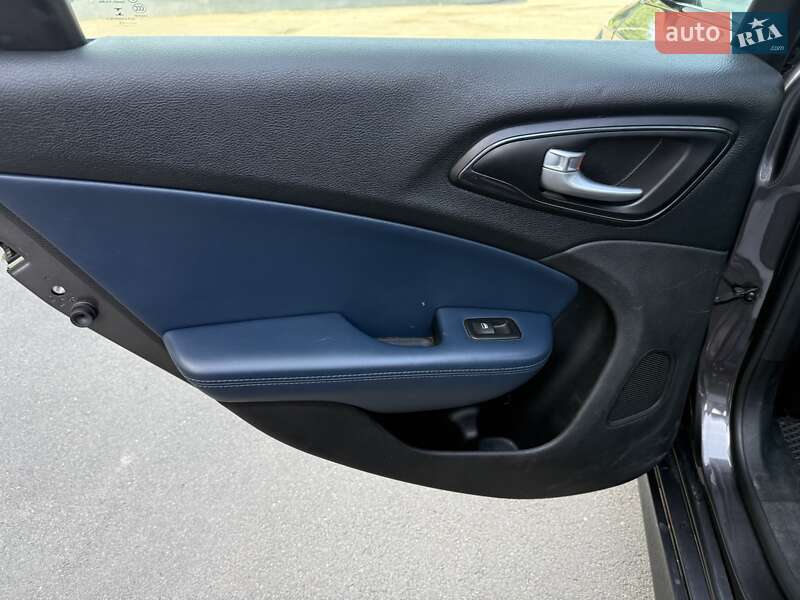Седан Chrysler 200 2015 в Одессе