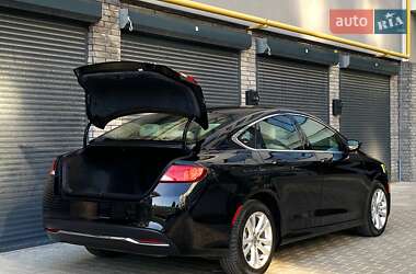 Седан Chrysler 200 2016 в 