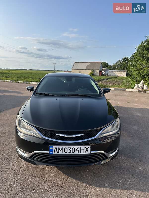 Седан Chrysler 200 2015 в 
