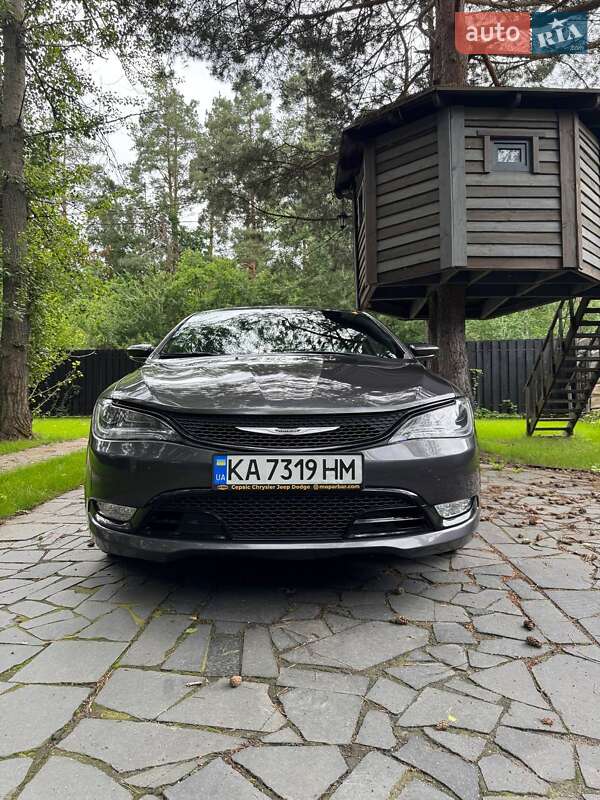 Седан Chrysler 200 2014 в 