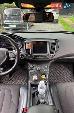 Седан Chrysler 200 2014 в 