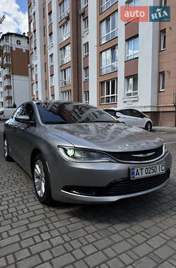 Седан Chrysler 200 2015 в 