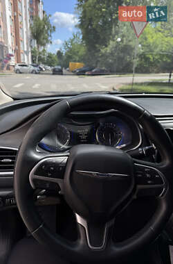 Седан Chrysler 200 2015 в 