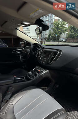 Седан Chrysler 200 2015 в 
