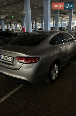 Седан Chrysler 200 2015 в Киеве