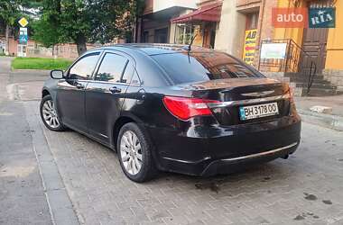 Седан Chrysler 200 2012 в 