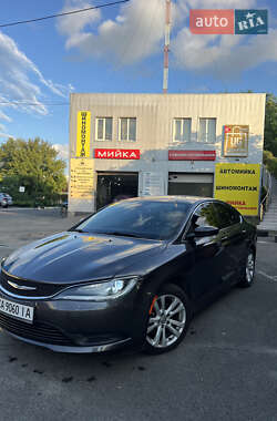 Седан Chrysler 200 2016 в Киеве