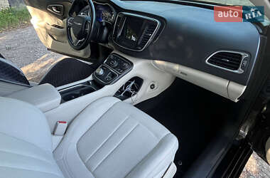 Седан Chrysler 200 2015 в 