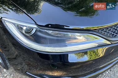 Седан Chrysler 200 2015 в 