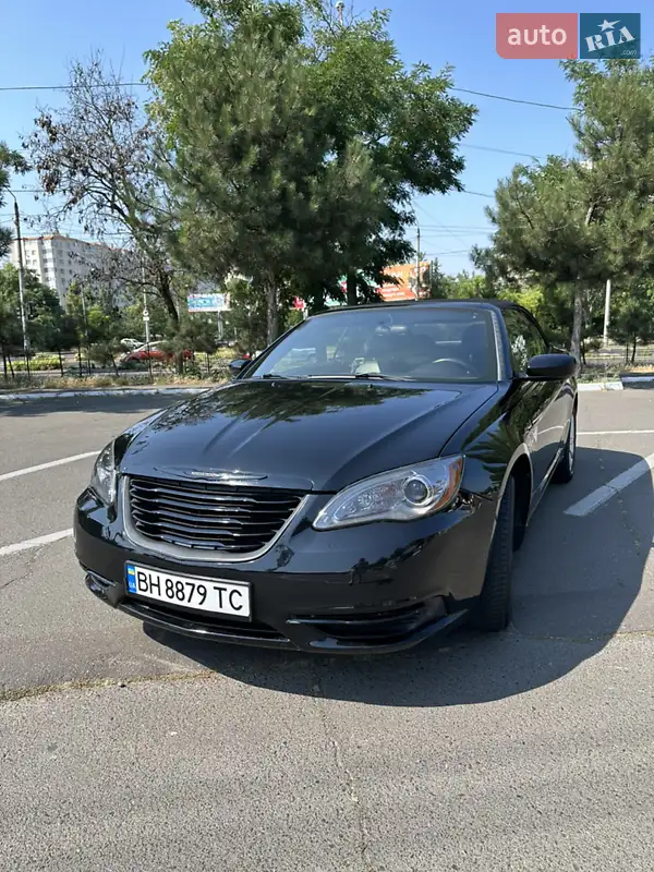 Chrysler 200