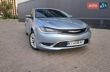 Седан Chrysler 200 2015 в Киеве
