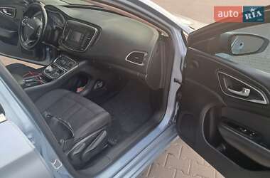 Седан Chrysler 200 2015 в 