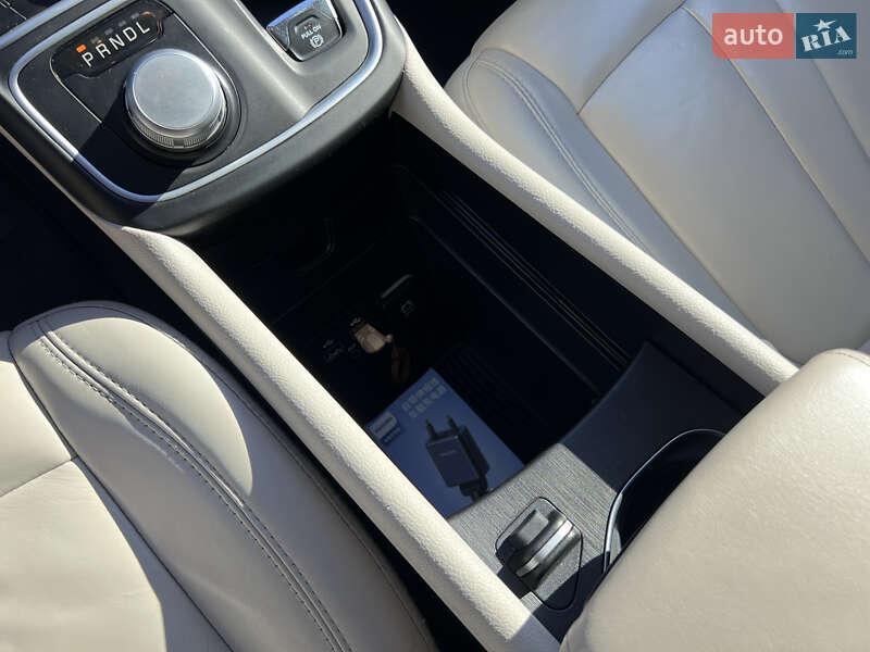 Седан Chrysler 200 2016 в Нововолинську фото 27 Седан Chrysler 200 2016 в Нововолинську