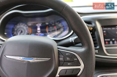 Седан Chrysler 200 2015 в 