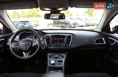Седан Chrysler 200 2015 в 