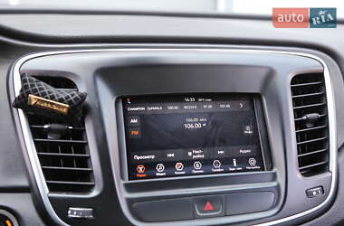 Седан Chrysler 200 2015 в 