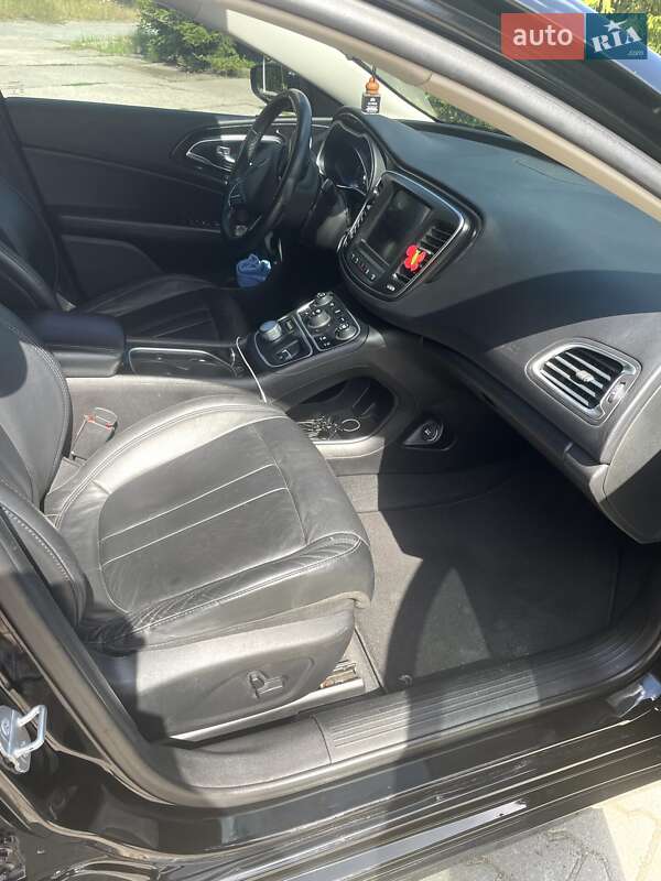 Седан Chrysler 200 2014 в Шепетовке