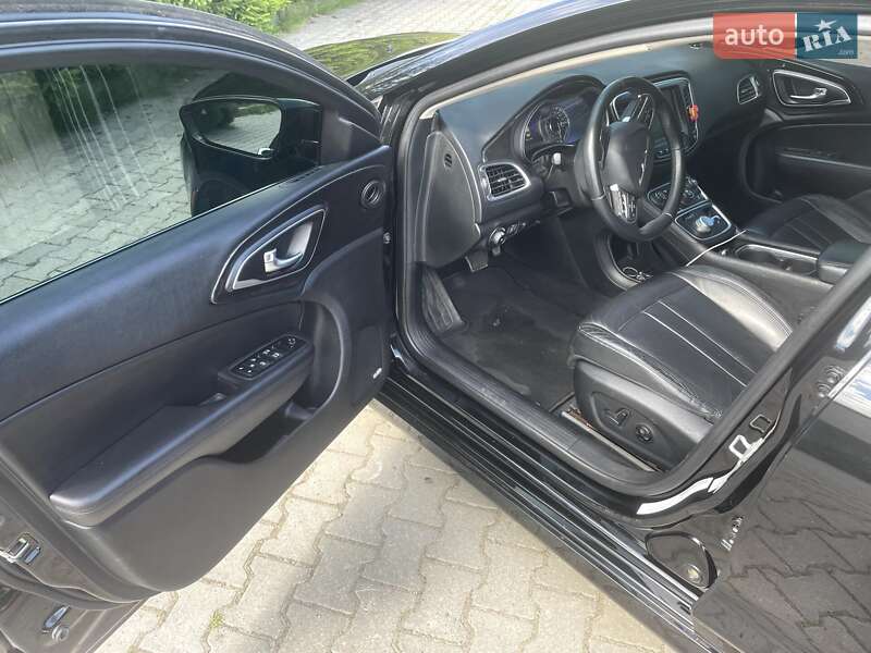 Седан Chrysler 200 2014 в Шепетовке