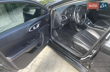 Седан Chrysler 200 2014 в 