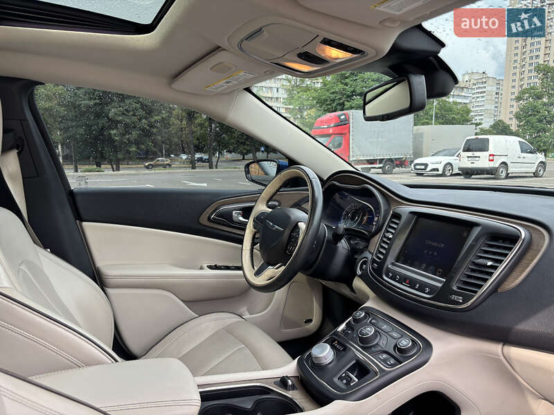 Седан Chrysler 200 2014 в Киеве
