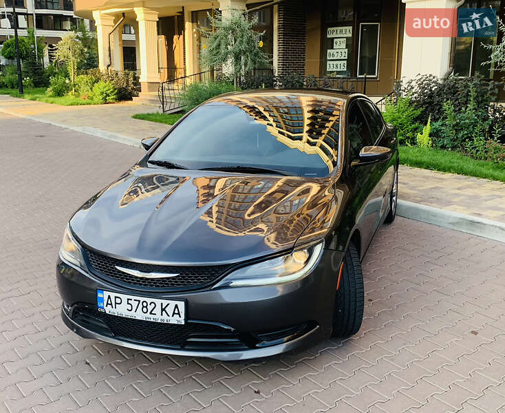 Седан Chrysler 200 2015 в Киеве
