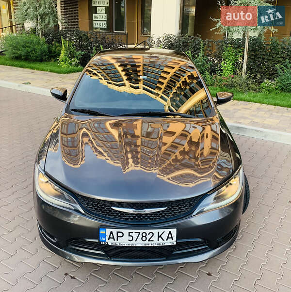 Седан Chrysler 200 2015 в Киеве
