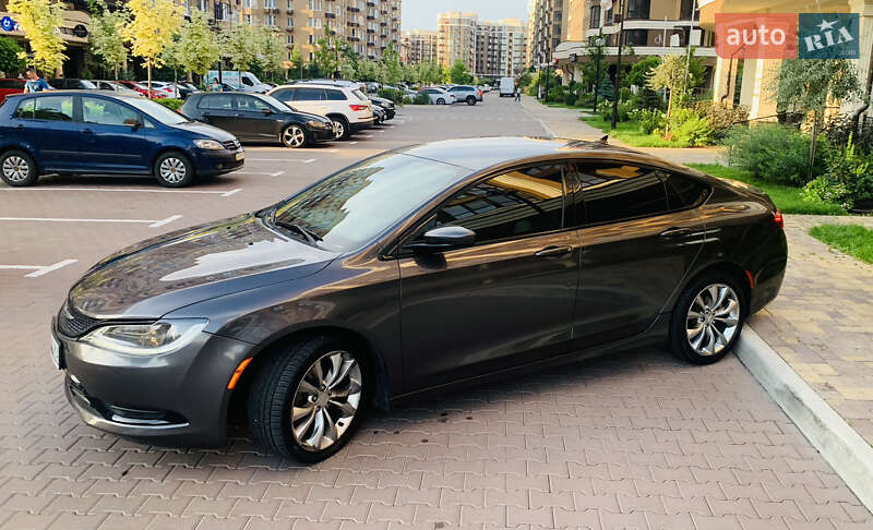 Седан Chrysler 200 2015 в Киеве