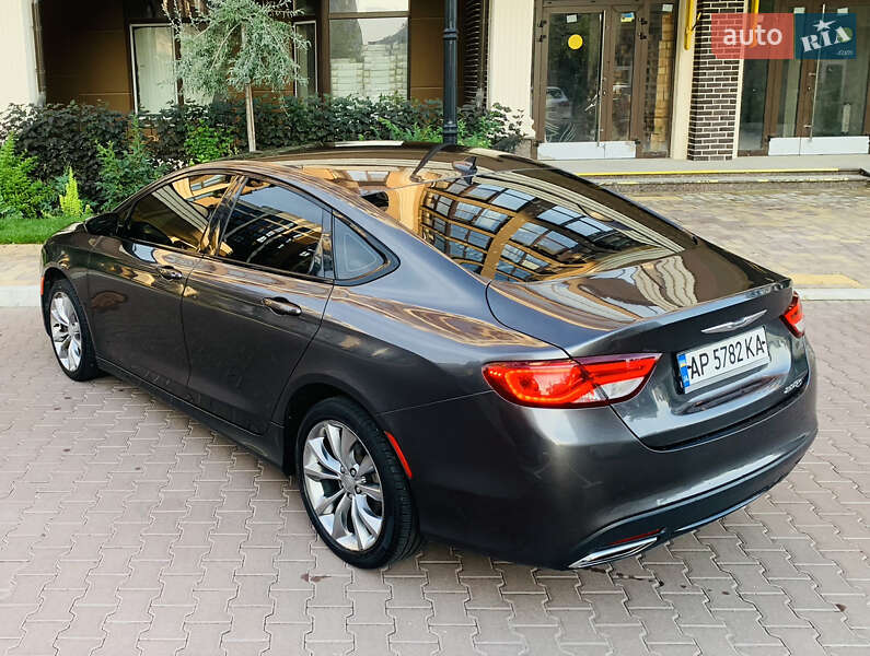 Седан Chrysler 200 2015 в Киеве