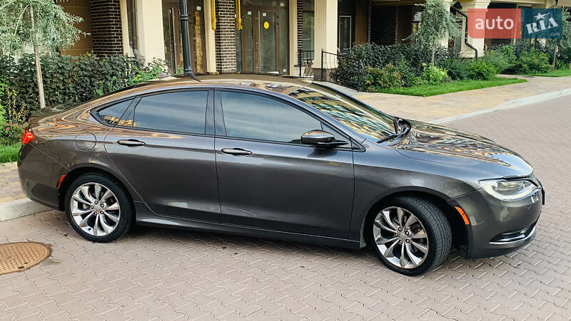 Седан Chrysler 200 2015 в Киеве