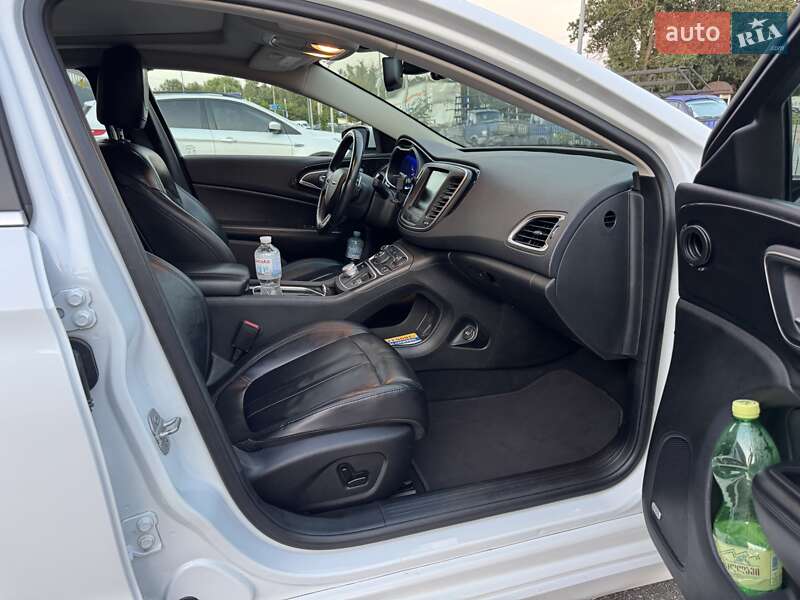 Седан Chrysler 200 2014 в Киеве