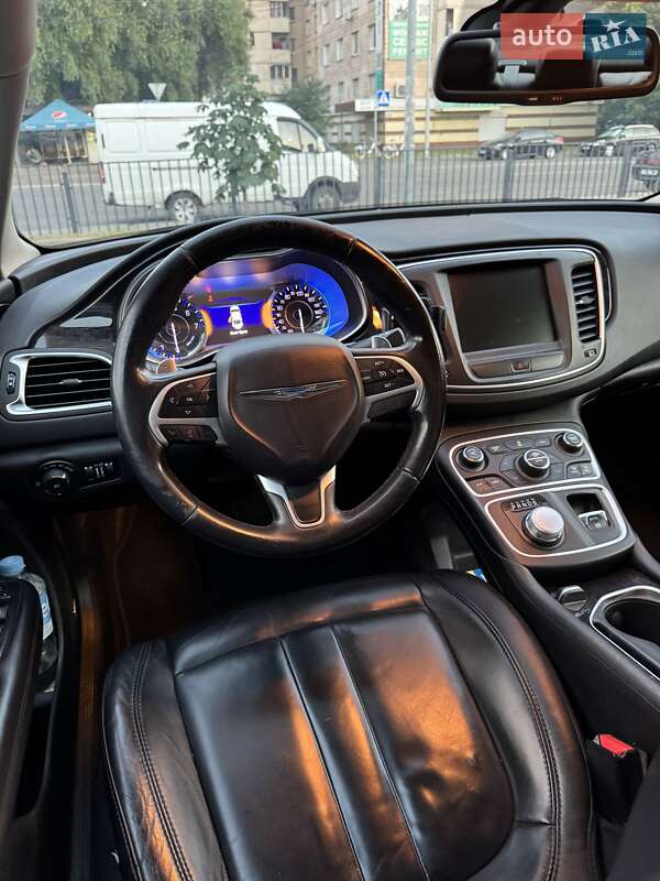 Седан Chrysler 200 2014 в Киеве