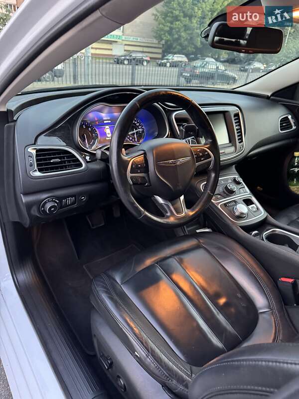 Седан Chrysler 200 2014 в Киеве