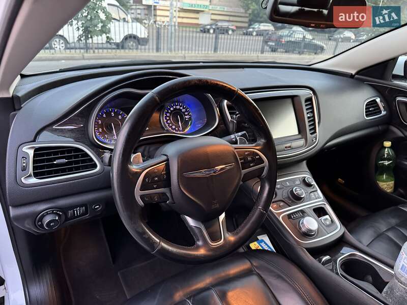 Седан Chrysler 200 2014 в Киеве