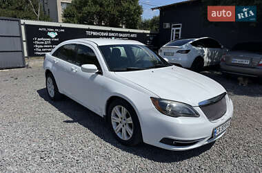 Седан Chrysler 200 2013 в 
