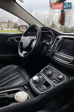 Седан Chrysler 200 2016 в 