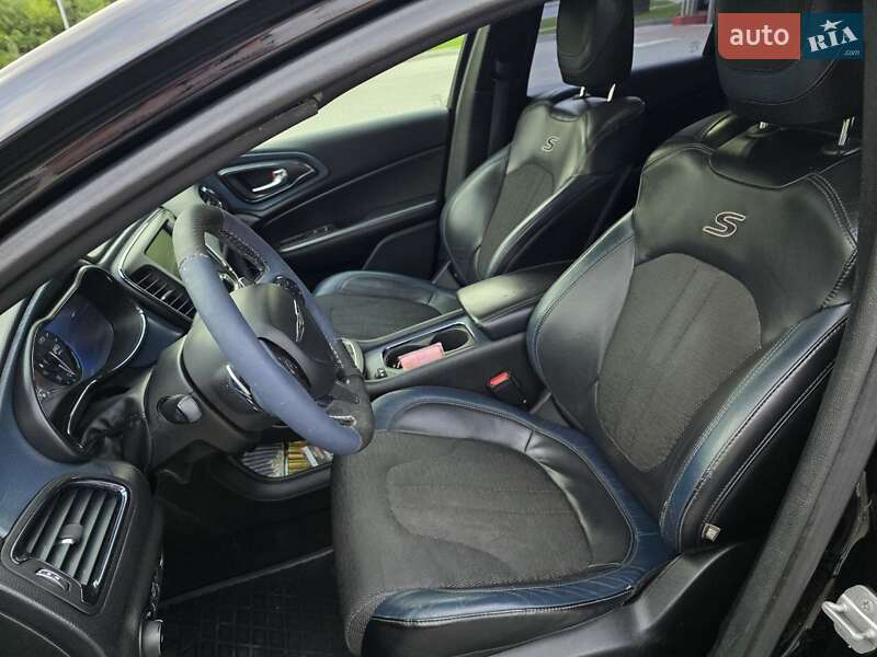 Седан Chrysler 200 2014 в Тернополі