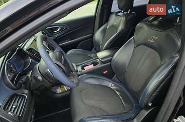 Седан Chrysler 200 2014 в 