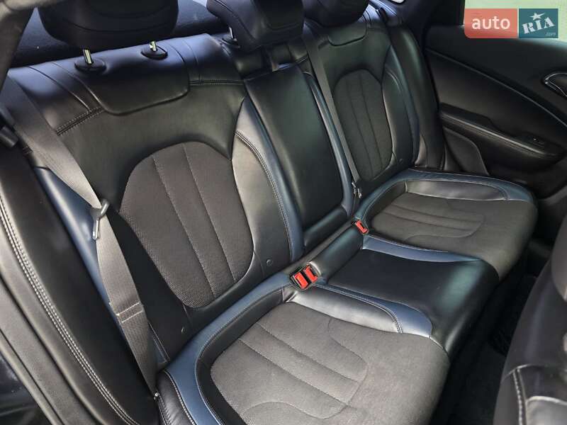 Седан Chrysler 200 2014 в Тернополі