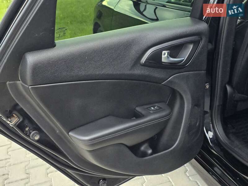 Седан Chrysler 200 2014 в Тернополі