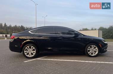 Седан Chrysler 200 2015 в 
