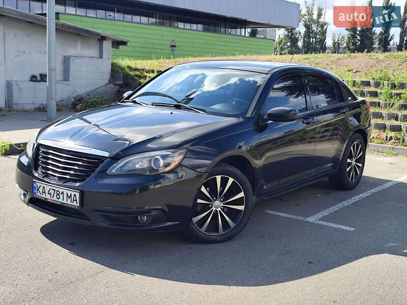 Chrysler 200 2012