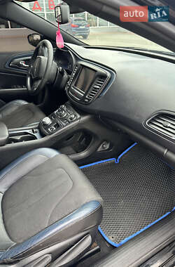 Седан Chrysler 200 2014 в 